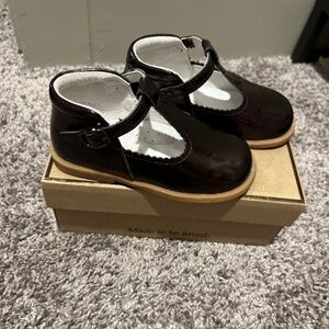 L’amour Louise Scalloped T-Strap shoe